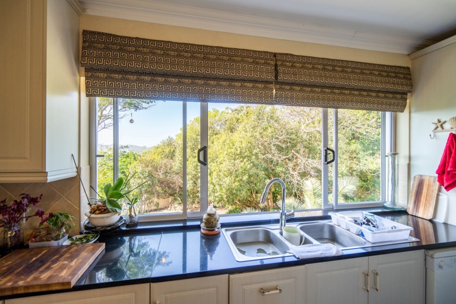 6 Bedroom Property for Sale in West Bank Eastern Cape